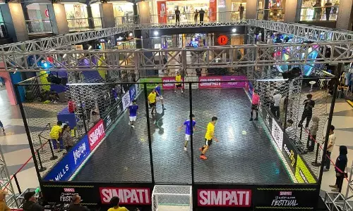 Gandeng legenda MU Patrice Evra, turnamen 3x3 soccer cage digelar Gandeng legenda MU Patrice Evra, turnamen 3x3 soccer cage digelar