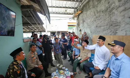 Mensos melayat dan beri santunan hansip yang ditembak pelaku curanmor di Cakung Mensos melayat dan beri santunan hansip yang ditembak pelaku curanmor di Cakung