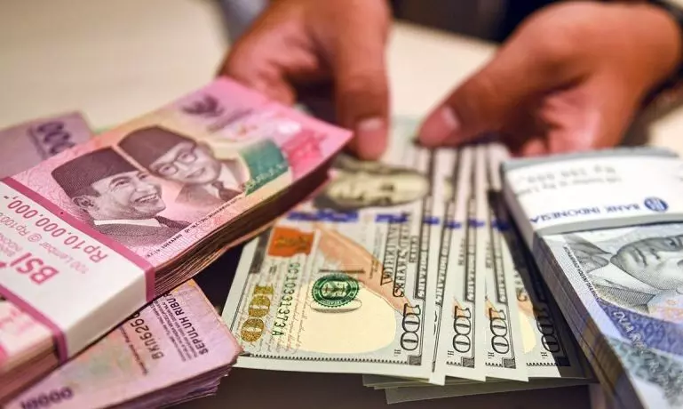 Rupiah pada Senin pagi menguat jadi Rp16.674 per dolar AS