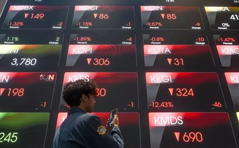 IHSG Senin dibuka menguat 48,73 poin