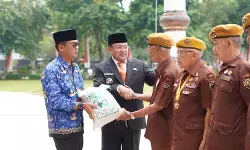 Hari Pahlawan, veteran di Salatiga dapat piagam penghargaan