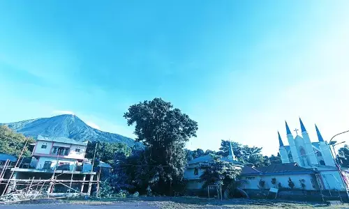 Pos PGA: Terdengar gemuruh dari kawah dua Gunung Karangetang Pos PGA: Terdengar gemuruh dari kawah dua Gunung Karangetang