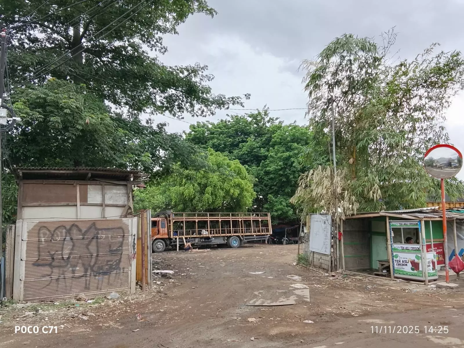Warga Cakung Barat desak Pemkot Jaktim bangun embung untuk atasi banjir
