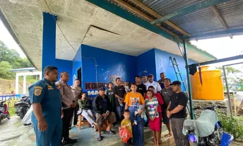 Speedboat mogok mesin, polisi evakuasi 13 penumpang Speedboat mogok mesin, polisi evakuasi 13 penumpang