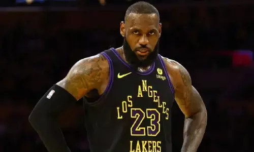 LeBron James jalani latihan dengan G League Lakers LeBron James jalani latihan dengan G League Lakers
