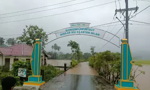 Banjir rendam sejumlah rumah di Aceh Besar Banjir rendam sejumlah rumah di Aceh Besar