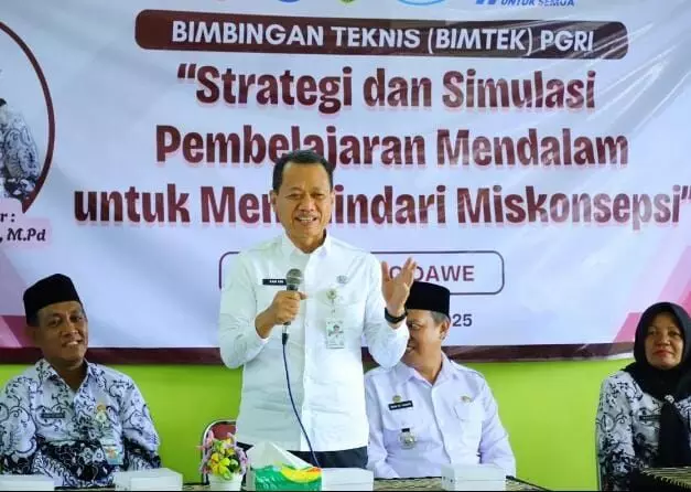 Buka Bimtek PGRI, Bupati Kudus: Guru harus terus belajar dan berinovasi