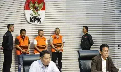 KPK bantah geledah mobil dinas Plt Gubernur dan Sekda Riau KPK bantah geledah mobil dinas Plt Gubernur dan Sekda Riau