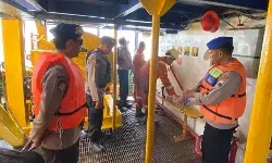 Sat Polairud Polres Tegal Kota beri pelayanan dan imbauan kamtibmas di Pelabuhan Pelindo