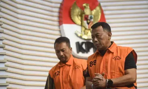 KPK sita uang dari rumah dinas Bupati Ponorogo KPK sita uang dari rumah dinas Bupati Ponorogo