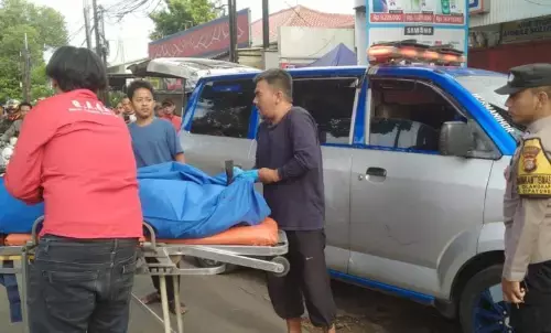 Pemotor tewas terlindas Jaklingko di Cilangkap Jaktim Pemotor tewas terlindas Jaklingko di Cilangkap Jaktim