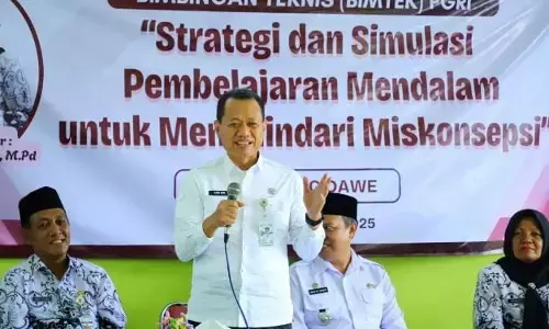 Buka Bimtek PGRI, Bupati Kudus: Guru harus terus belajar dan berinovasi Buka Bimtek PGRI, Bupati Kudus: Guru harus terus belajar dan berinovasi