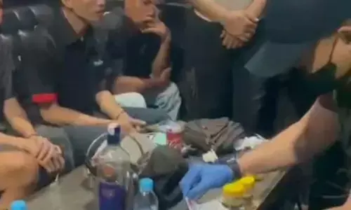 Polda Sumut gelar razia dua THM, 16 pengunjung positif narkoba Polda Sumut gelar razia dua THM, 16 pengunjung positif narkoba