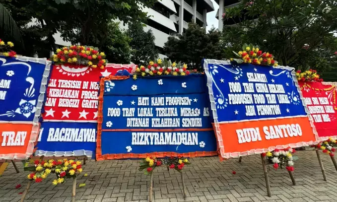 Karangan Bunga untuk Menkeu: Food Tray China berjaya, produsen lokal jadi penonton