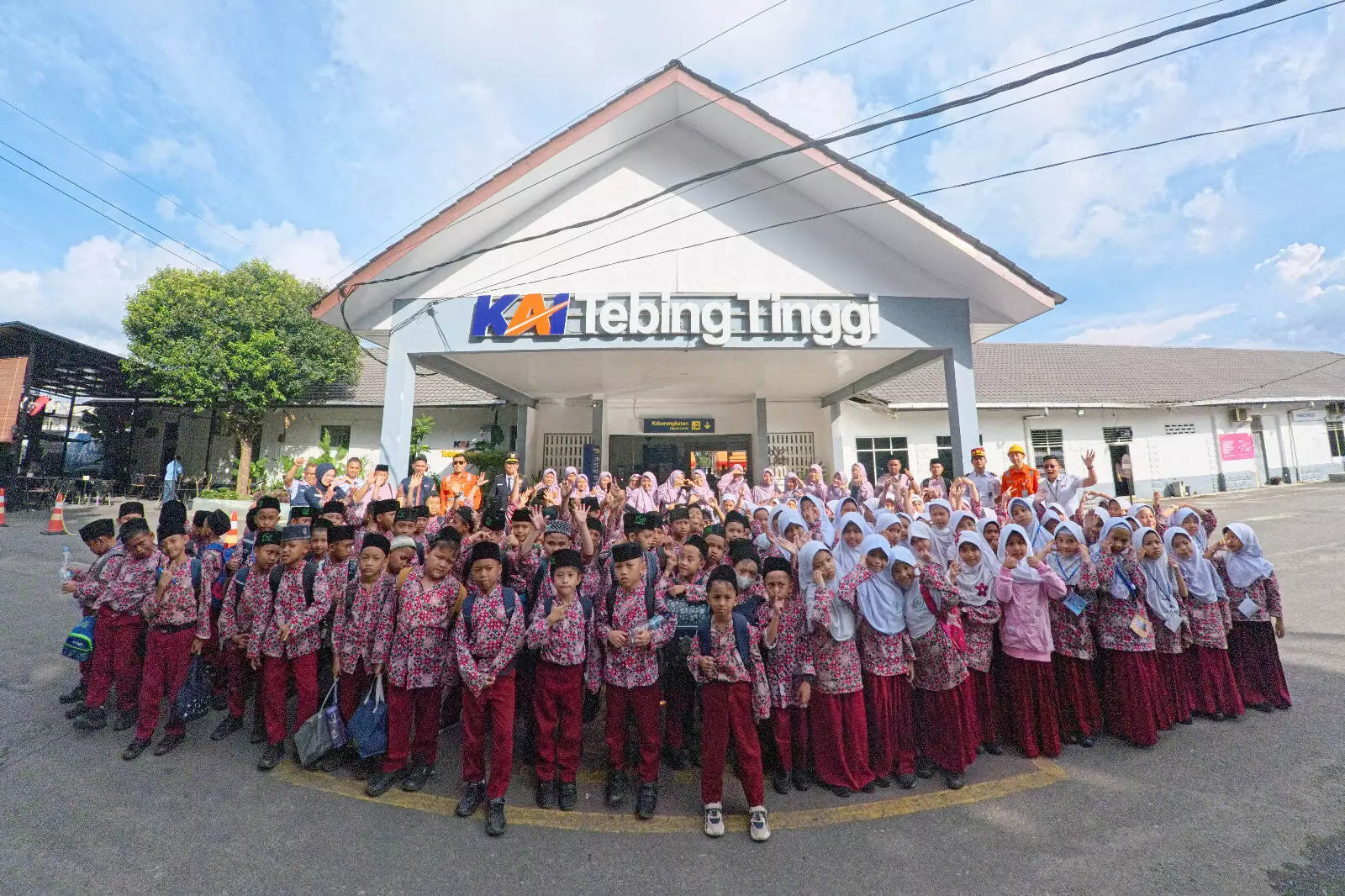 KAI Sumut ajak anak-anak kenali profesi perkeretaapian di Stasiun Tebing Tinggi