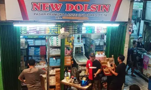 Kios ditutup sementara, pedagang Pasar Pramuka layangkan protes Kios ditutup sementara, pedagang Pasar Pramuka layangkan protes
