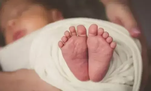 Polisi kembalikan bayi lima bulan kepada ibunya di Pesanggrahan Polisi kembalikan bayi lima bulan kepada ibunya di Pesanggrahan