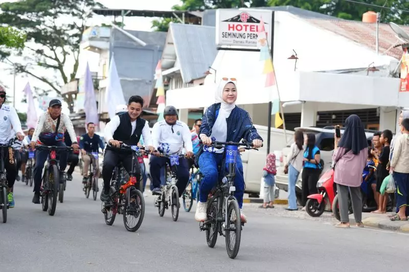 Gubernur Sumsel lepas 1.863 pesepeda SRGF 2025 Gubernur Sumsel lepas 1.863 pesepeda SRGF 2025