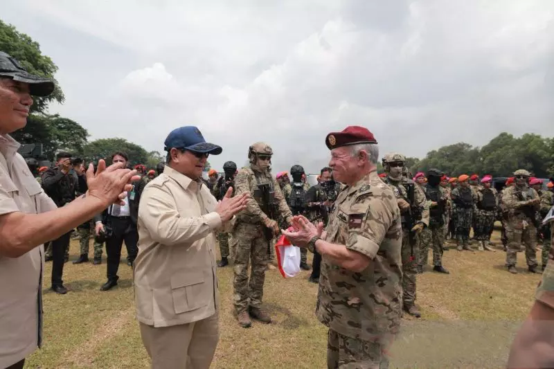 Prabowo-Raja Abdullah II saksikan demonstasi drone tentara RI-Yordania Prabowo-Raja Abdullah II saksikan demonstasi drone tentara RI-Yordania