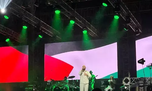 Maher Zain gaungkan kebebasan Palestina saat konser di Makassar Maher Zain gaungkan kebebasan Palestina saat konser di Makassar
