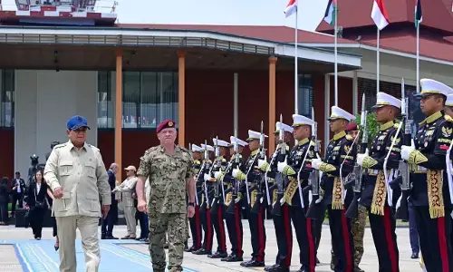 Presiden Prabowo antar kepulangan Raja Abdullah II ibn Al Hussein di Halim Perdanakusuma Presiden Prabowo antar kepulangan Raja Abdullah II ibn Al Hussein di Halim Perdanakusuma