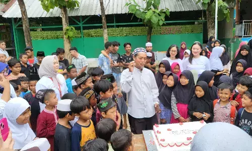 Berbagi kebahagiaan bersama Yayasan Sekolah Alam Tunas Mulia dengan semangat A Balanced Life in Action Berbagi kebahagiaan bersama Yayasan Sekolah Alam Tunas Mulia dengan semangat A Balanced Life in Action