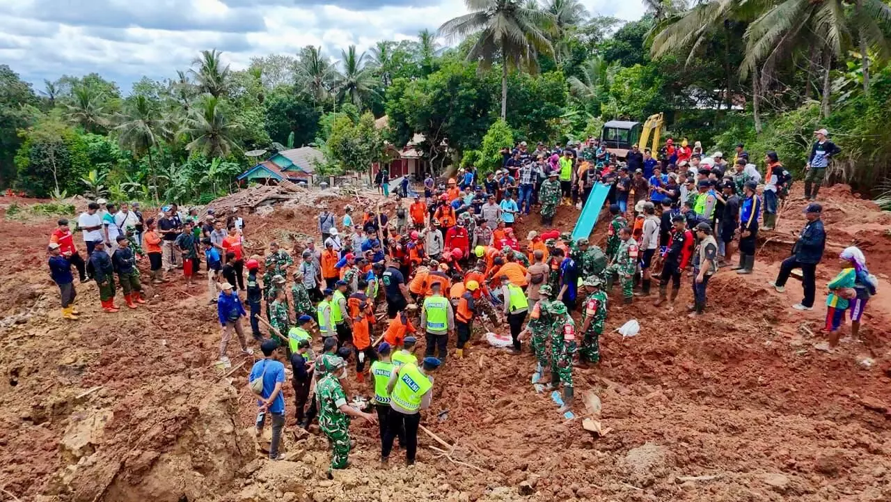 Hari ketiga pasca longsor Majenang, BPBD Jateng dan tim sudah menemukan 6 korban Hari ketiga pasca longsor Majenang, BPBD Jateng dan tim sudah menemukan 6 korban