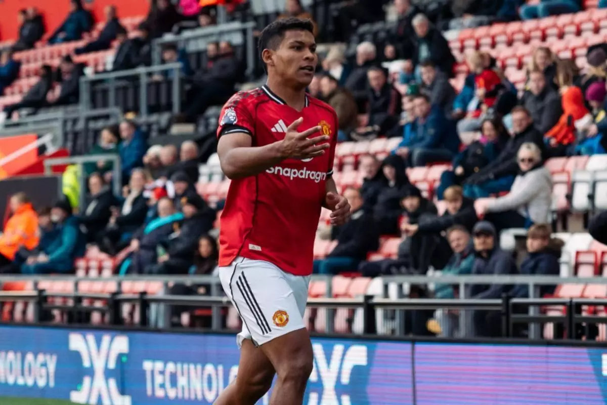 Leon ungkap rakyat Paraguay bangga dirinya bermain di MU Leon ungkap rakyat Paraguay bangga dirinya bermain di MU