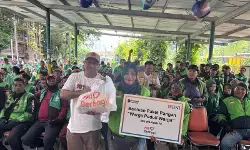 Komunitas 98 peduli sosial bagikan ribuan sembako di Jakarta dan Medan