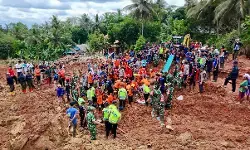 Hari ketiga pasca longsor Majenang, BPBD Jateng dan tim sudah menemukan 6 korban Hari ketiga pasca longsor Majenang, BPBD Jateng dan tim sudah menemukan 6 korban