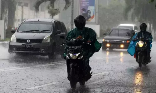 BMKG minta warga waspada potensi hujan lebat di sejumlah wilayah BMKG minta warga waspada potensi hujan lebat di sejumlah wilayah