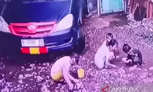 Polisi ungkap kronologi mobil yang lindas dua anak kecil di Jaktim Polisi ungkap kronologi mobil yang lindas dua anak kecil di Jaktim