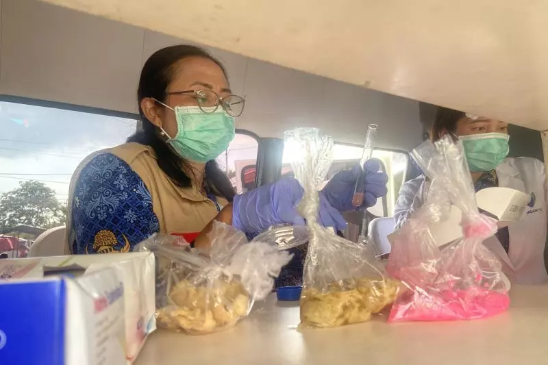 BBPOM temukan enam produk berbahaya di Pasar Kreneng BBPOM temukan enam produk berbahaya di Pasar Kreneng