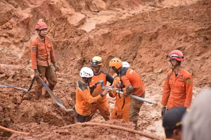 BNPB operasi modifikasi cuaca guna percepat penanganan longsor Cilacap BNPB operasi modifikasi cuaca guna percepat penanganan longsor Cilacap