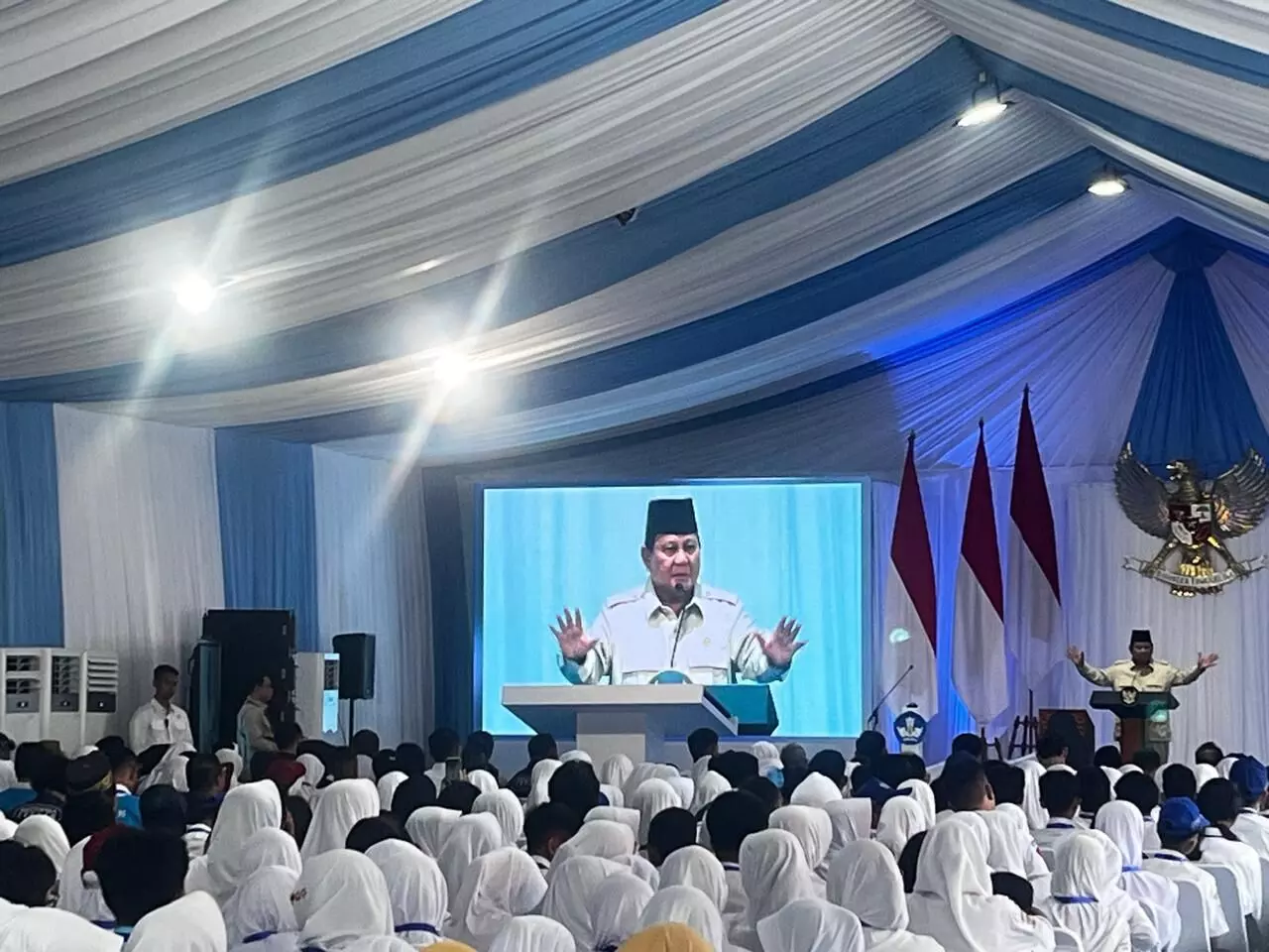 Prabowo ingin digitalisasi pembelajaran merata di seluruh sekolah Indonesia Prabowo ingin digitalisasi pembelajaran merata di seluruh sekolah Indonesia