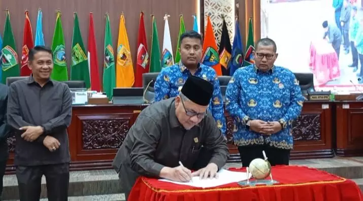 Rapat Paripurna DPRD Sumbar tetapkan 11 Ranperda tahun 2026 Rapat Paripurna DPRD Sumbar tetapkan 11 Ranperda tahun 2026
