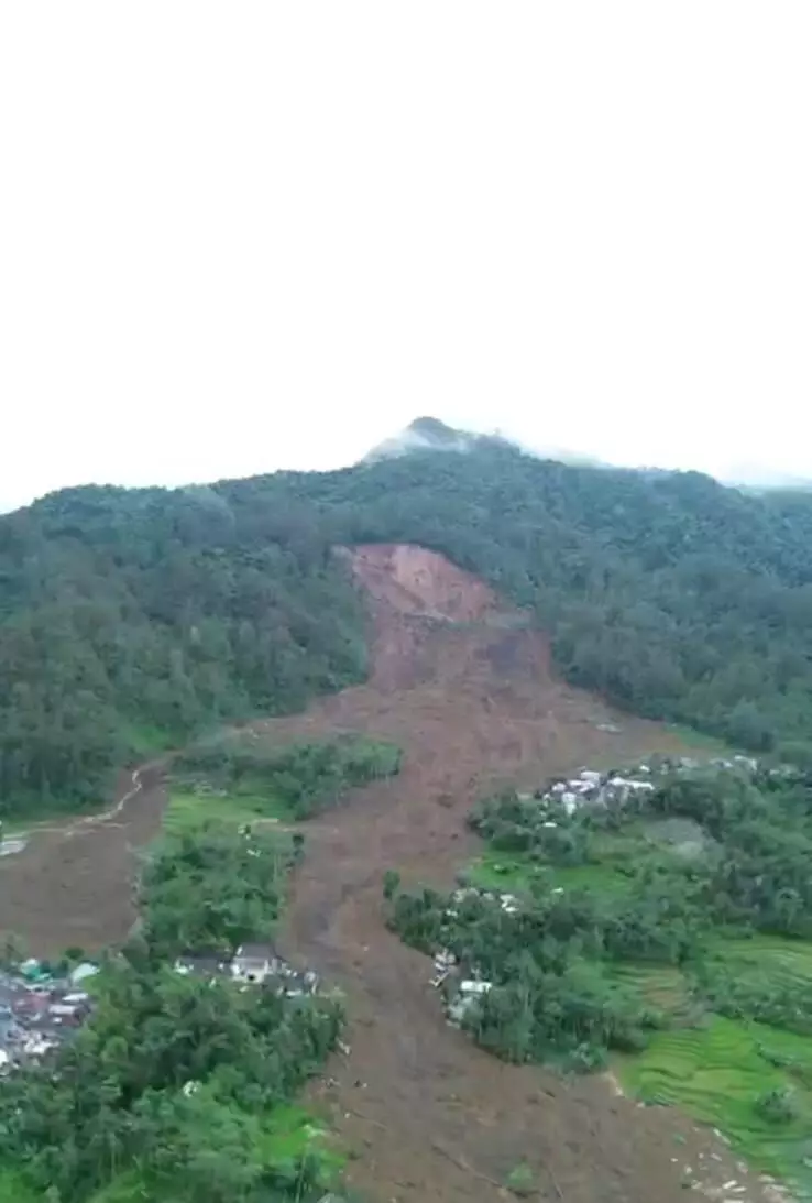 Longsor Banjarnegara tewaskan dua orang dan 27 dilaporkan hilang Longsor Banjarnegara tewaskan dua orang dan 27 dilaporkan hilang