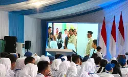 Prabowo luncurkan smartboard dukung digitalisasi pembelajaran