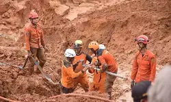 BNPB operasi modifikasi cuaca guna percepat penanganan longsor Cilacap BNPB operasi modifikasi cuaca guna percepat penanganan longsor Cilacap