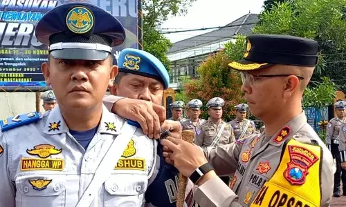 Polres Trenggalek kerahkan PJU dan kapolsek jadi irup di sekolah Polres Trenggalek kerahkan PJU dan kapolsek jadi irup di sekolah