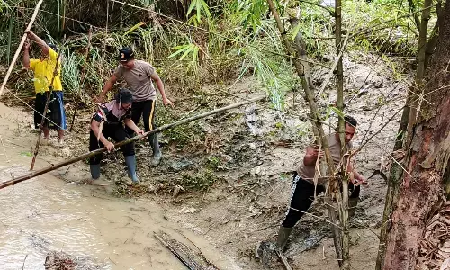 Antisipasi banjir, tiga pilar Kecamatan Kedungbanteng gelar aksi bersih sungai Antisipasi banjir, tiga pilar Kecamatan Kedungbanteng gelar aksi bersih sungai