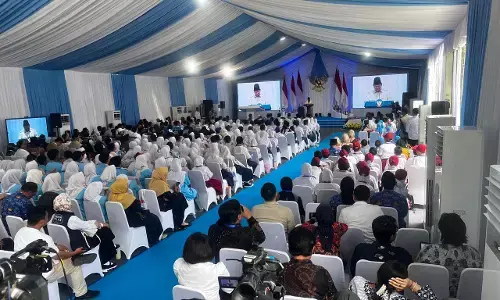 Presiden targetkan 1 juta panel interaktif dipasang di sekolah-sekolah tahun depan