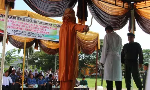 Jaksa eksekusi cambuk sepuluh terpidana judi online di Aceh Tamiang