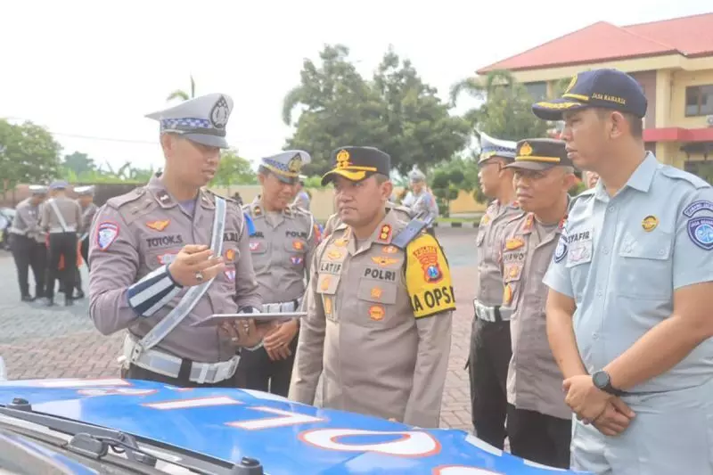 Polres Probolinggo gunakan ETLE dalam Operasi Zebra Polres Probolinggo gunakan ETLE dalam Operasi Zebra