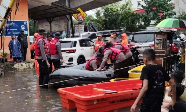 Ketinggian banjir di Pondok Karya Jaksel capai 80 sentimeter