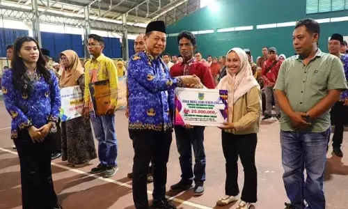 Pemkab Kudus kucurkan hibah Rp1,25 miliar untuk 50 kelompok usaha Pemkab Kudus kucurkan hibah Rp1,25 miliar untuk 50 kelompok usaha