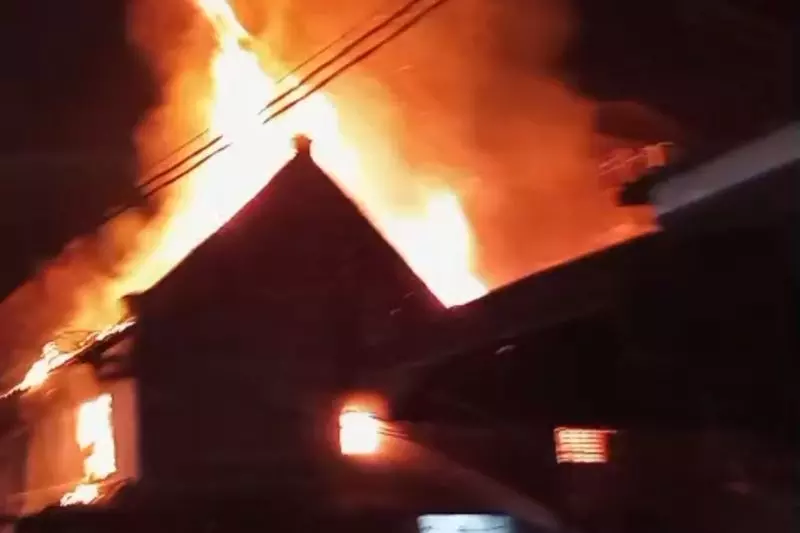 Ruko kafe di Tamansari ludes dilanda kebakaran