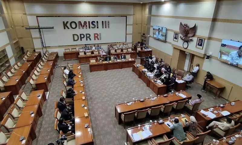 Komisi III DPR setujui tujuh calon anggota KY Komisi III DPR setujui tujuh calon anggota KY