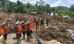 Pencarian hari ke-3 longsor Situkung terkendala tanah labil, Tim SAR fokus kurangi kubangan air berbahaya Pencarian hari ke-3 longsor Situkung terkendala tanah labil, Tim SAR fokus kurangi kubangan air berbahaya