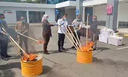 Kejari Bekasi musnahkan barang bukti narkoba, obat terlarang hingga senjata tajam